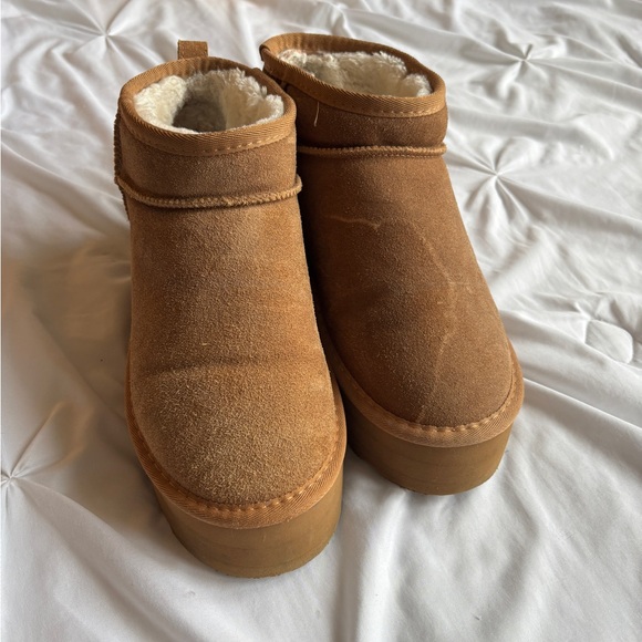 mini platform faux uggs - Picture 3 of 6